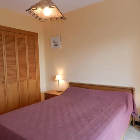 2 Pieces Avec Piscine Et Parking, Bormes-les-mimosas - Fr-1-251-780 *