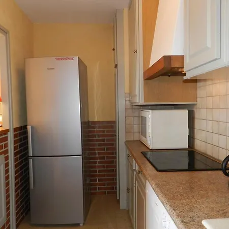 2 Pieces Avec Piscine Et Parking, Bormes-les-mimosas - Fr-1-251-780 * Le Lavandou